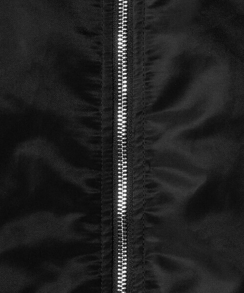 AVIREX（アヴィレックス）の「【別注】＜AVIREX＞ MA‐1（MA-1・メンズ・オリーブ/ブラック・M/L/XL）」の22枚目の写真