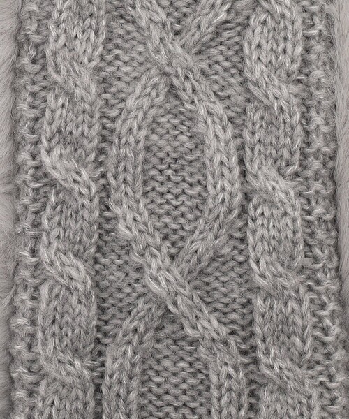 Afternoon Tea(アフタヌーンティー)の「ケーブルニットフェイクファーティペット(マフラー・レディース・グレー/ベージュ・ONE SIZE)」の5枚目の写真