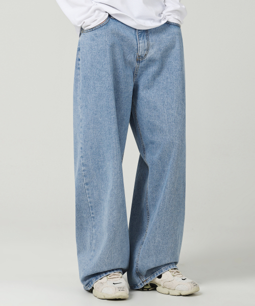 AVANDRESS(アバンドレス )の「This is wide pants SKY BLUE(デニムパンツ・レディース・その他・1(S)/2(M)/0(XS)/3(L)/4(XL))」の2枚目の写真