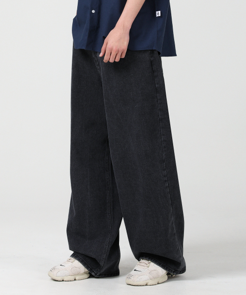 AVANDRESS(アバンドレス )の「This is wide pants SKY BLUE(デニムパンツ・レディース・その他・1(S)/2(M)/0(XS)/3(L)/4(XL))」の4枚目の写真