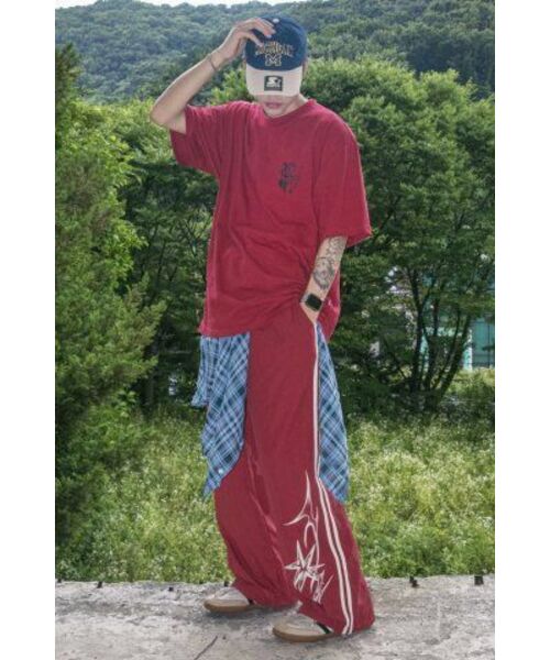 GAKKAI UNIONS(ガッカイユニオンズ)の「スパークルナイロンラインパンツレッド(スウェットパンツ・レディース・その他・SMALL/MEDIUM/LARGE)」の5枚目の写真