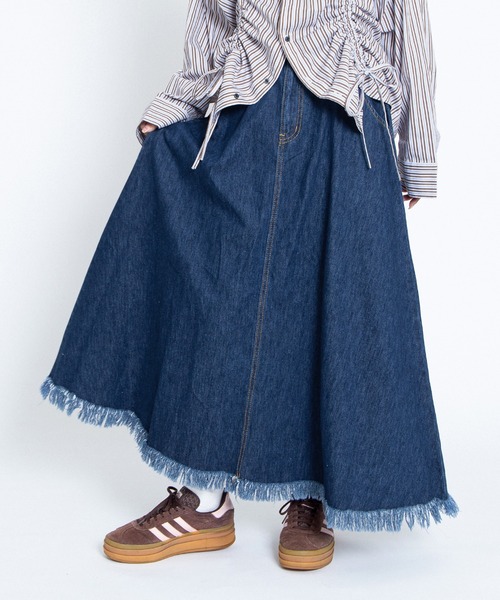 PUNYUS（プニュズ）の「フリンジロングスカート（スカート・レディース・ブラウン/ライトブルー/カーキ/ブラック・1/2/3/4）」の15枚目の写真