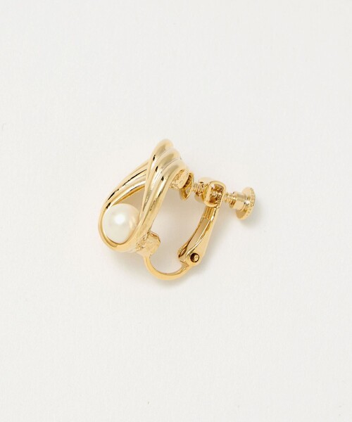 BEAUTY&YOUTH UNITED ARROWS（ビューティーアンドユースユナイテッドアローズ）の「メタルライン パールモチーフ イヤリング（イヤリング・レディース・ゴールド・FREE）」の4枚目の写真