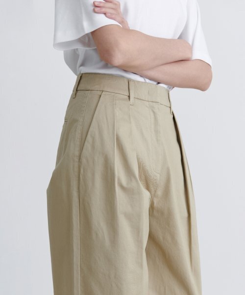 MUSINSA STANDARD WOMAN（ムシンサスタンダードウーマン）の「ウィメンズリバースツーピンタックワイドチノパンツ[ベージュ]（その他パンツ・レディース・その他・30/24/25/26/27/28/29）」の3枚目の写真