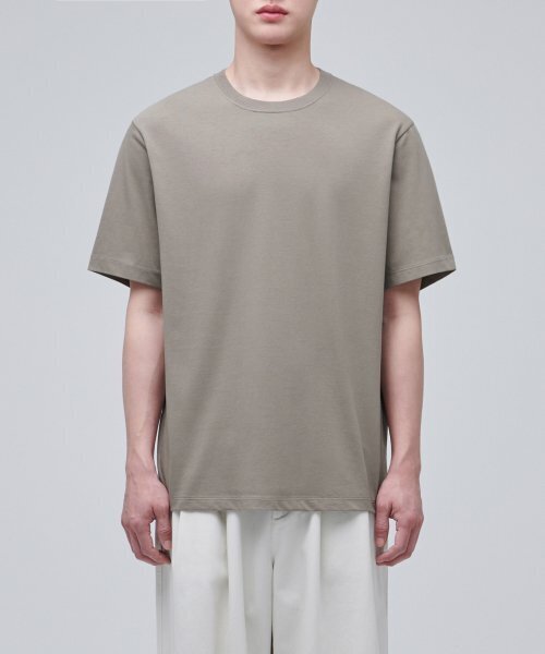 MUSINSA STANDARD（ムシンサスタンダード）の「[クールタンダード] ベーシッククルーネックTシャツ [ダスティベージュ]（Tシャツ/カットソー・メンズ・その他・MEDIUM/LARGE/X-LARGE/XX-LARGE/XXX-LARGE/SMALL）」の2枚目の写真