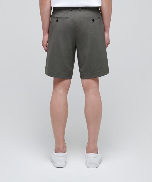 MUSINSA STANDARD（ムシンサスタンダード）の「軽量隠しバンディングハーフスラックス[ライトカーキ]（スラックス・メンズ・その他・40/31/33/26/27/28/29/38/42/36/34/32/30）」の2枚目の写真