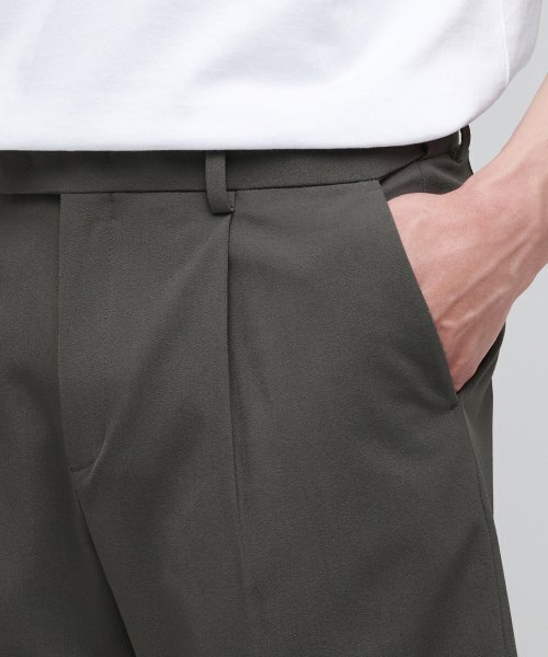 MUSINSA STANDARD（ムシンサスタンダード）の「軽量隠しバンディングハーフスラックス[ライトカーキ]（スラックス・メンズ・その他・40/31/33/26/27/28/29/38/42/36/34/32/30）」の4枚目の写真