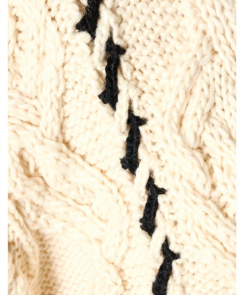 RUMCHE(ラムシェ)の「Deformation Cable Knit Cardigan / 変形ケーブルニットカーディガン(カーディガン/ボレロ・レディース・オフホワイト/ブラック・FREE)」の12枚目の写真