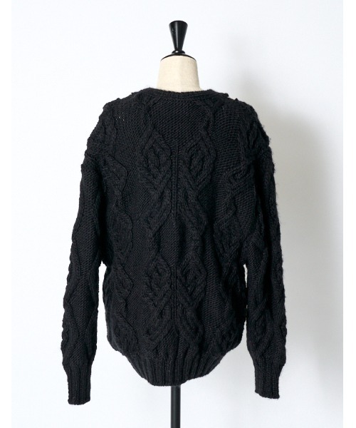 RUMCHE(ラムシェ)の「Deformation Cable Knit Cardigan / 変形ケーブルニットカーディガン(カーディガン/ボレロ・レディース・オフホワイト/ブラック・FREE)」の18枚目の写真