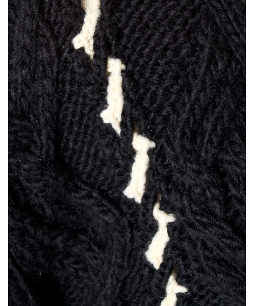 RUMCHE(ラムシェ)の「Deformation Cable Knit Cardigan / 変形ケーブルニットカーディガン(カーディガン/ボレロ・レディース・オフホワイト/ブラック・FREE)」の22枚目の写真