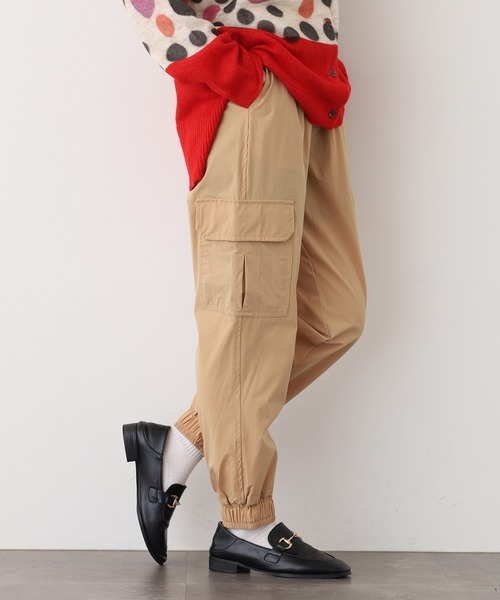 OMNES(オムネス)の「ナイロンストレッチ カーゴジョガーパンツ(カーゴパンツ・レディース・ベージュ・FREE)」の5枚目の写真