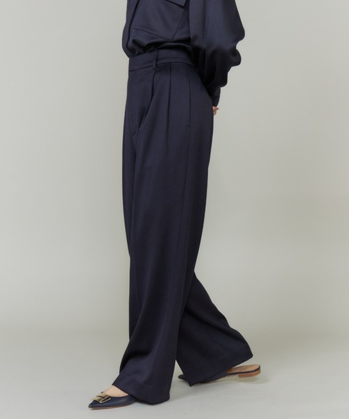 INED(イネド)の「TWサテンセミワイドパンツ(その他パンツ・レディース・ネイビー/キャメル/チャコールグレー・9号/11号/7号)」の12枚目の写真