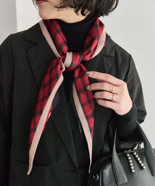 ear PAPILLONNER(イアパピヨネ)の「クラシックチェックストール(ストール/ショール・レディース・レッド/サックスブルー・FREE)」の2枚目の写真