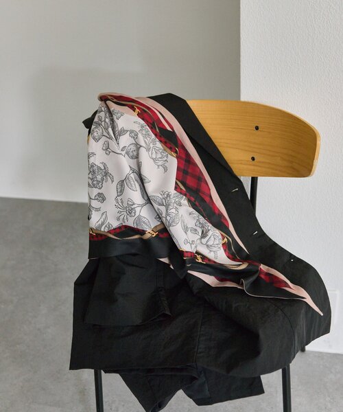 ear PAPILLONNER(イアパピヨネ)の「クラシックチェックストール(ストール/ショール・レディース・レッド/サックスブルー・FREE)」の20枚目の写真