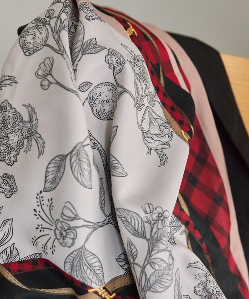 ear PAPILLONNER(イアパピヨネ)の「クラシックチェックストール(ストール/ショール・レディース・レッド/サックスブルー・FREE)」の21枚目の写真