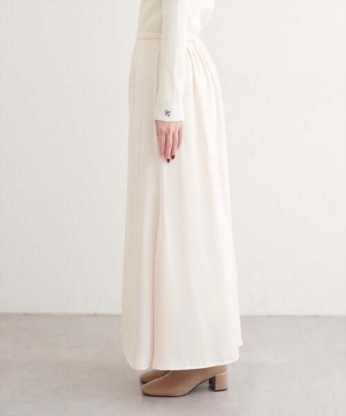 natural couture(ナチュラルクチュール)の「リボンベルト付きサテンスカート(スカート・レディース・ボルドー/オフホワイト/チャコールグレー・FREE)」の15枚目の写真