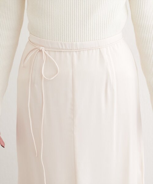 natural couture(ナチュラルクチュール)の「リボンベルト付きサテンスカート(スカート・レディース・ボルドー/オフホワイト/チャコールグレー・FREE)」の17枚目の写真