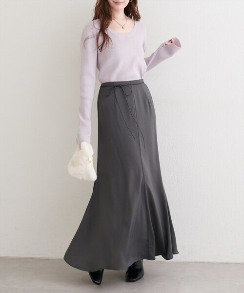 natural couture(ナチュラルクチュール)の「リボンベルト付きサテンスカート(スカート・レディース・ボルドー/オフホワイト/チャコールグレー・FREE)」の13枚目の写真