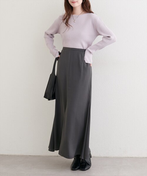 natural couture(ナチュラルクチュール)の「リボンベルト付きサテンスカート(スカート・レディース・ボルドー/オフホワイト/チャコールグレー・FREE)」の4枚目の写真