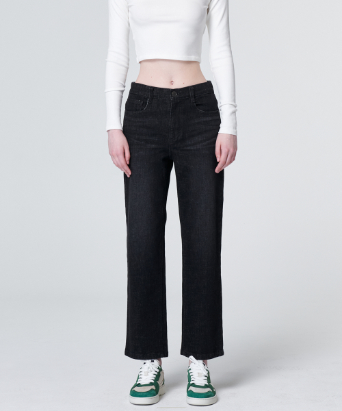 MALOUPE(マロップ)の「9124 クロップストレートデニムパンツ (ブラック)(デニムパンツ・レディース・ブラック・30/26/28)」の2枚目の写真