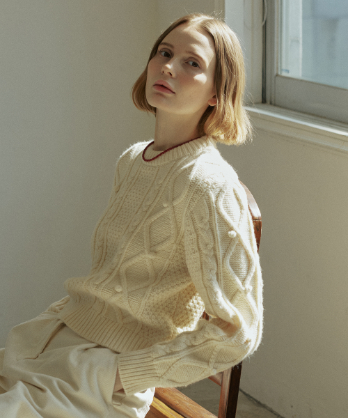 YUPPE(ヨッペ)の「BELL CABLE KNIT_CREAM(ニット/セーター・レディース・その他・FREE)」の1枚目の写真