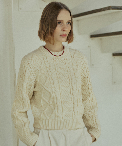 YUPPE(ヨッペ)の「BELL CABLE KNIT_CREAM(ニット/セーター・レディース・その他・FREE)」の4枚目の写真