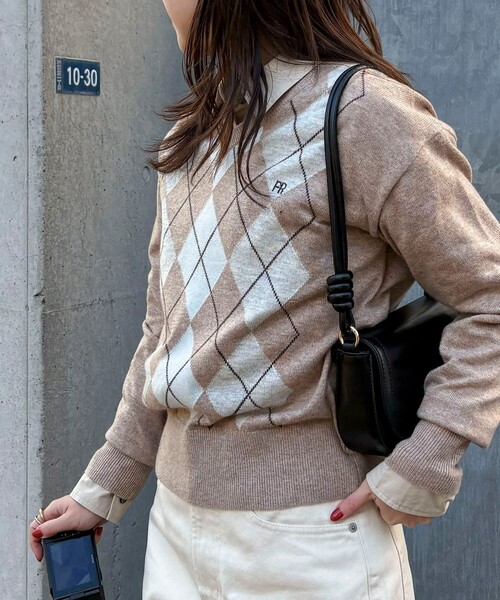 セール】アーガイル柄インターシャVネックニット（ニット/セーター