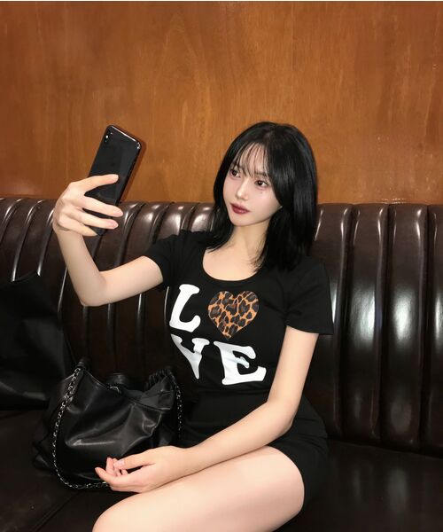 KATRINA K(カトリーナケイ)の「ラブブラウンレオパードスリムフィット半袖Tシャツ-2カラー(Tシャツ/カットソー・レディース・ホワイト/ブラック・FREE)」の12枚目の写真