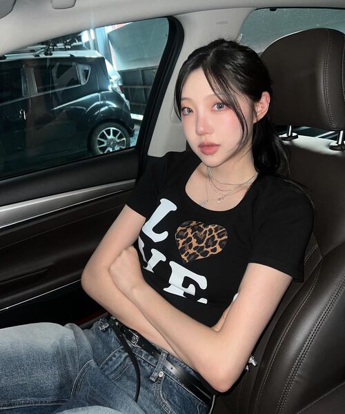 KATRINA K(カトリーナケイ)の「ラブブラウンレオパードスリムフィット半袖Tシャツ-2カラー(Tシャツ/カットソー・レディース・ホワイト/ブラック・FREE)」の18枚目の写真