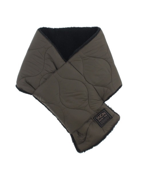 TAION（タイオン）の「タイオン  MILITARY REVERSIBLE DOWN SCARF MILITARY/SOFT SHELL（ネックウォーマー/スヌード・メンズ・アーミー/オリーブ/グリーン/ネイビー・ﾌﾘ-）」の2枚目の写真