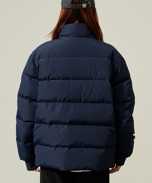 Calvin Klein(カルバン・クライン)の「Calvin Klein/カルバンクライン CHENILLE STAND COLLAR PUFFER JACKET フロッキープリント ダウンジャケット(ダウンジャケット/コート・メンズ・ダークネイビー・M/L/XL)」の15枚目の写真