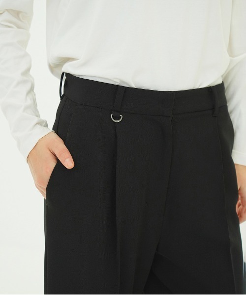 CLANE（クラネ）の「2WAY TUCK STRAIGHT PANTS（スラックス・レディース・ブルー/グレー/ブラック・0/1/2）」の6枚目の写真