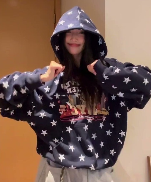 DIAVEL（ディアベル）の「【秋冬新作】スターNYCプリント 裏起毛パーカー（パーカー・レディース・ネイビー・M）」の17枚目の写真