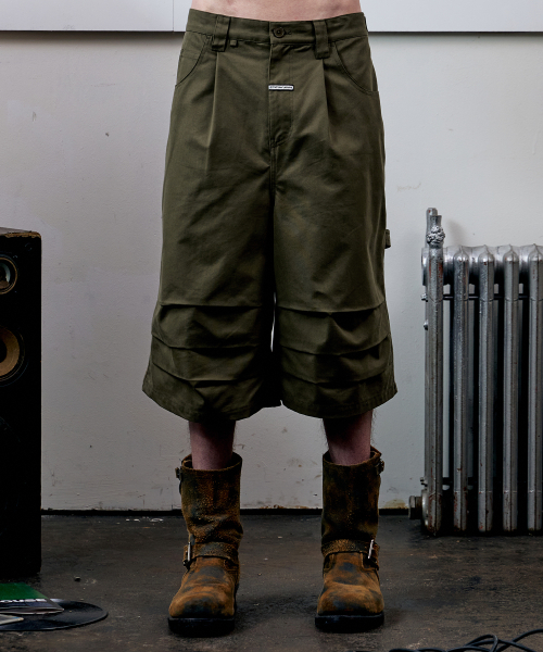 THEVINYLHOUSE(ザバイニルハウス)の「THREE-QUARTER DART PANTS KHAKI(その他パンツ・メンズ・その他・S/M/L)」の2枚目の写真
