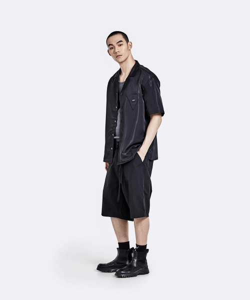 51%（フィフティーワンパーセント）の「Shiny Half shirt - Black（シャツ/ブラウス・メンズ・その他・L/M/XL）」の4枚目の写真