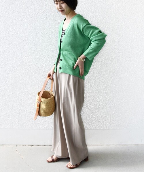 SHIPS（シップス）の「〈手洗い可能〉ブライト ペーパー Vネック ニット カーディガン（カーディガン/ボレロ・レディース・オフホワイト/ネイビー/グリーン・ONE SIZE）」の9枚目の写真