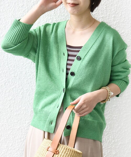 SHIPS（シップス）の「〈手洗い可能〉ブライト ペーパー Vネック ニット カーディガン（カーディガン/ボレロ・レディース・オフホワイト/ネイビー/グリーン・ONE SIZE）」の11枚目の写真