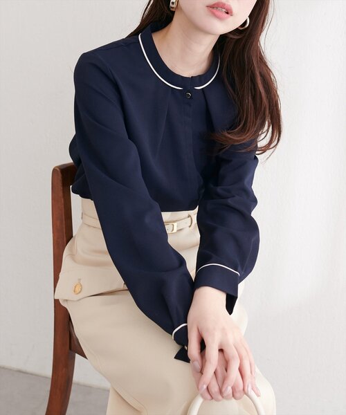 natural couture（ナチュラルクチュール）の「スタンドカラーパイピングブラウス（シャツ/ブラウス・レディース・オフホワイト/ベージュ/ネイビー/サックスブルー・FREE）」の14枚目の写真