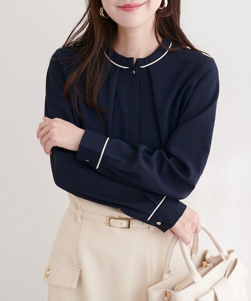 natural couture（ナチュラルクチュール）の「スタンドカラーパイピングブラウス（シャツ/ブラウス・レディース・オフホワイト/ベージュ/ネイビー/サックスブルー・FREE）」の13枚目の写真