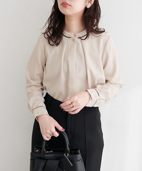 natural couture（ナチュラルクチュール）の「スタンドカラーパイピングブラウス（シャツ/ブラウス・レディース・オフホワイト/ベージュ/ネイビー/サックスブルー・FREE）」の8枚目の写真