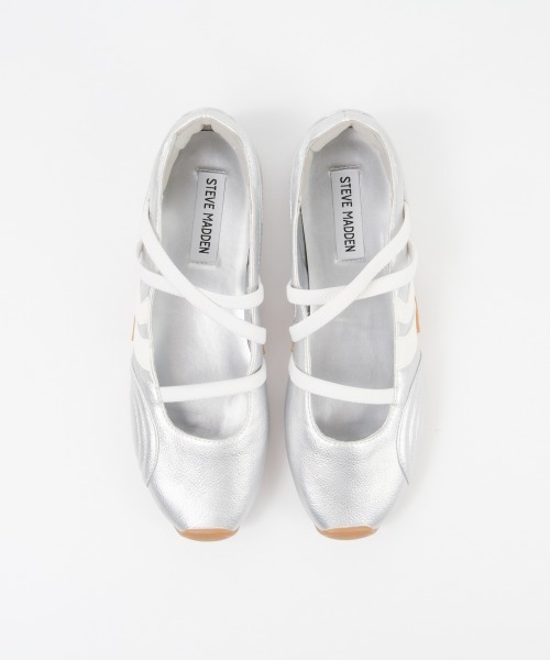 STEVE MADDEN（スティーブマデン）の「メリージェーンスニーカー/S.MADDEN JOISIE-XS（スニーカー・レディース・ブラック/シルバー・23.0cm/23.5-24/24.5cm/22.5cm/23.5cm/24.0cm）」の4枚目の写真