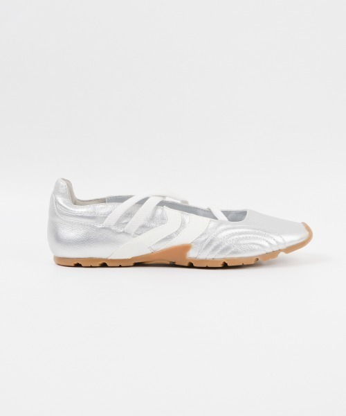 STEVE MADDEN（スティーブマデン）の「メリージェーンスニーカー/S.MADDEN JOISIE-XS（スニーカー・レディース・ブラック/シルバー・23.0cm/23.5-24/24.5cm/22.5cm/23.5cm/24.0cm）」の6枚目の写真