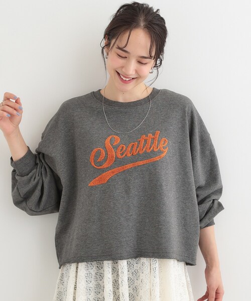 SHOO・LA・RUE（シューラルー）の「サガラ刺繍アソート裏毛スウェット（スウェット・レディース・ライトグレー系/ピンク系1/チャコールグレー/ブラウン系2・04/03/02/01）」の5枚目の写真