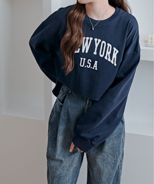 kirakiraShop(キラキラショップ)の「ロゴ クロップド カットソー トップス(スウェット・レディース・杢グレー/ブラック/ワイン/ネイビー/ホワイト・FREE)」の4枚目の写真