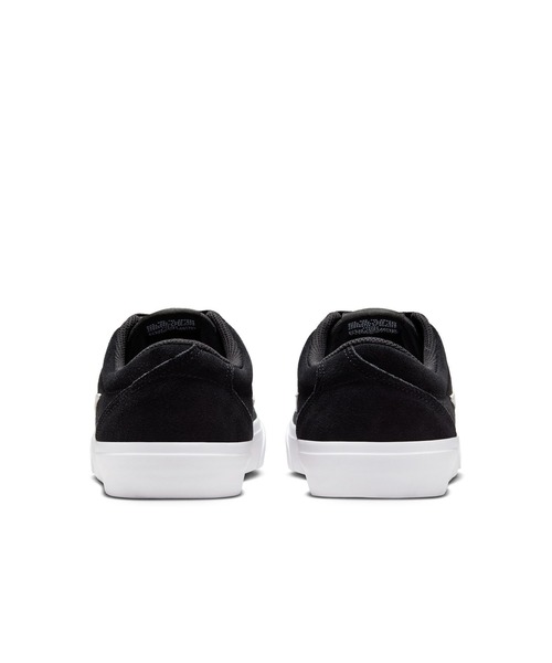 NIKE(ナイキ)の「NIKE ナイキ WS チャージ スエード IM4399-001(スニーカー・レディース・ブラック×ホワイト・23.0cm/23.5cm/24.0cm/24.5cm/25.0cm)」の4枚目の写真