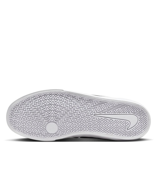 NIKE(ナイキ)の「NIKE ナイキ WS チャージ スエード IM4399-001(スニーカー・レディース・ブラック×ホワイト・23.0cm/23.5cm/24.0cm/24.5cm/25.0cm)」の6枚目の写真