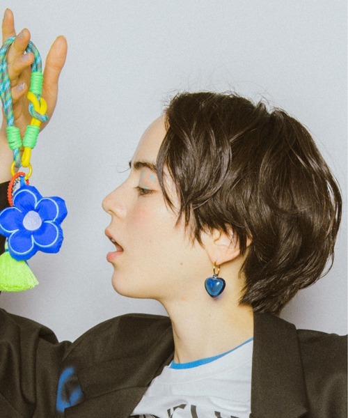 Three Four Time(スリーフォータイム)の「カラフルハートフープピアス(ピアス(両耳用)・レディース・レッド/ピンク/グリーン/パープル/オレンジ/イエロー/ブルー/ブラック・FREE)」の21枚目の写真