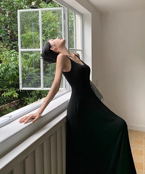 LAC-VERT(ラック・ヴェール)の「ギャザーオフショルブラウス+ワンピースセット(ワンピース・レディース・ブラック/グレー・MEDIUM/LARGE)」の7枚目の写真