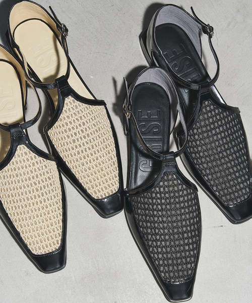 GRISE（グリーズ）の「GRISEナロースクエアコンビTストラップセパレートフラット（その他シューズ・レディース・ブラック/アイボリー・23cm/22.5cm/22cm/25cm/24.5cm/24cm/23.5cm）」の4枚目の写真