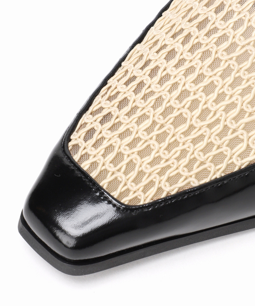 GRISE（グリーズ）の「GRISEナロースクエアコンビTストラップセパレートフラット（その他シューズ・レディース・ブラック/アイボリー・23cm/22.5cm/22cm/25cm/24.5cm/24cm/23.5cm）」の16枚目の写真